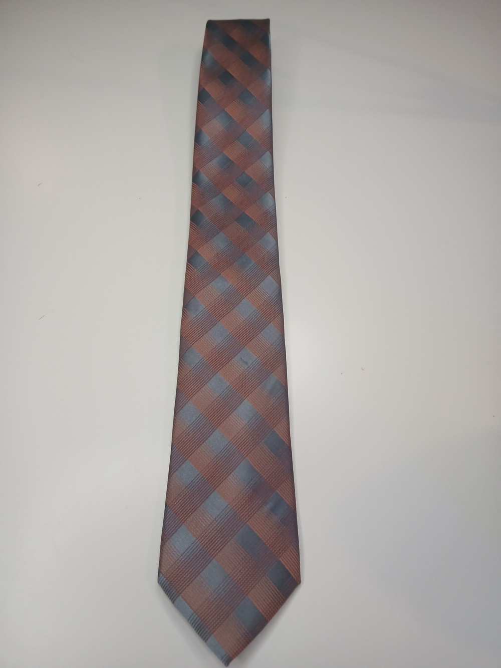 Axist Men's Checkerd Tie.